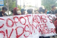 Ribuan Pegawai THL Pemkot Tangerang Mendatangi Kantor BKPSDM 