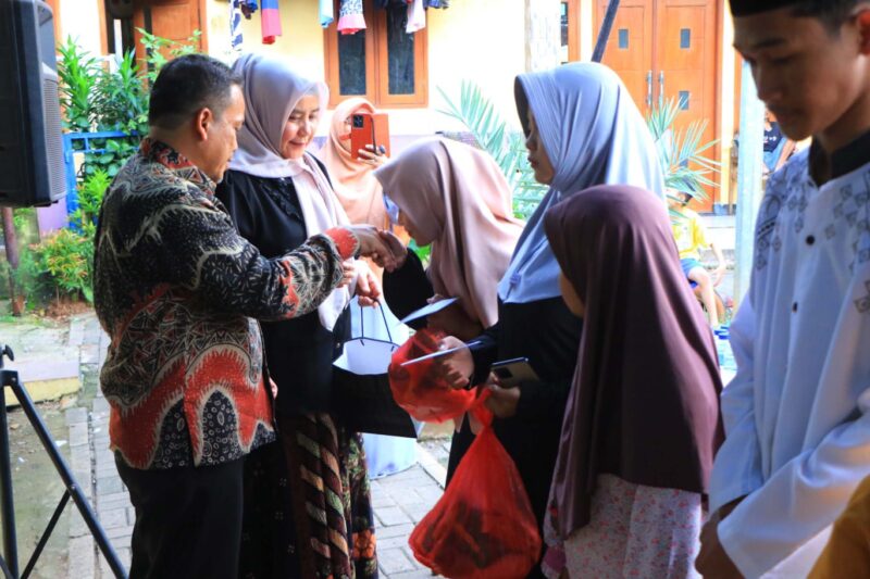 Pj Wali Kota Tangerang Silaturahmi dan Berbagi ke Lingkungan Warga.