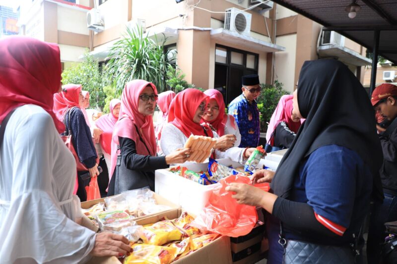 Memperingati HUT Kota Tangerang Ke 32 Kecamatan Cibodas Gelar Pasar Murah.