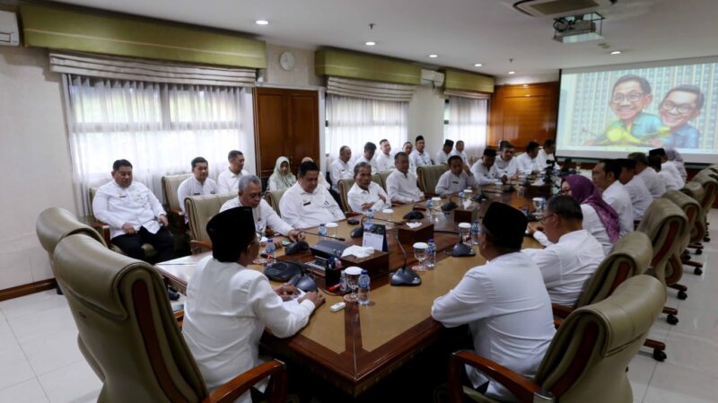 Awali Kepemimpinan, Sachrudin Tegaskan Percepatan Program Prioritas dalam Rapat OPD
