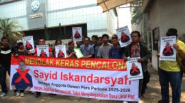 Demo Panas di Depan Dewan Pers, Massa Tolak Sayid Iskandarsyah!