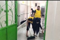 Gerakan Bersih Ramadhan di Masjid Al-Ittihad dipelopori Polres Metro Tangerang Kota