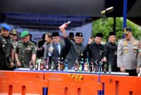 Momen HUT Ke 32 Pemkot Tangerang Musnahkan 4.982 Botol Miras