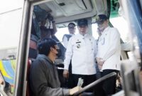 Wakil Wali Kota Tangerang Tes Kelayakan Armada Bus Mudik.