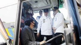 Wakil Wali Kota Tangerang Tes Kelayakan Armada Bus Mudik.