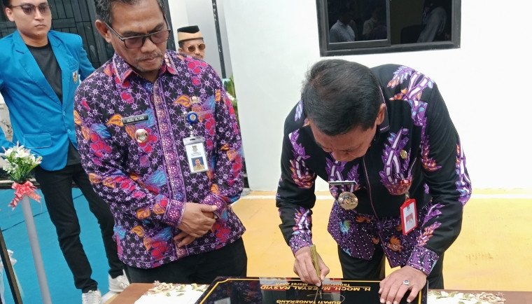 Bupati Maesyal Launching Pelayanan Terpadu Drive Thru Kecamatan Panongan.