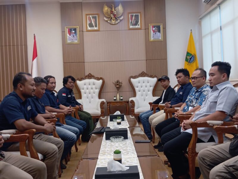 Walikota Robinsar Bertemu Pengurus PWI Cilegon, Nyatakan Siap Transparan dan Terima Saran Masukan.