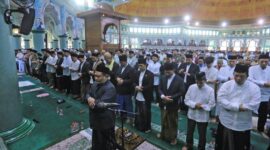Salat Idulfitri Bareng Wamenkes RI, Sachrudin-Maryono Komitmen Penuhi Kebutuhan Dasar Masyarakat Lewat 3G.
