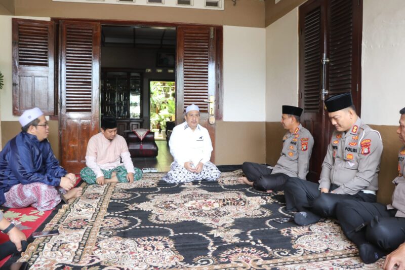 Mohon doa dan Dukungan Polri Untuk Masyarakat, Kapolres Metro Tangerang Kota Sambangi Ponpes Alhasaniyah.