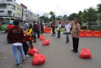 Polres Metro Tangerang Kota Gandeng Mahasiswa dan Pemuda Bagikan Takjil