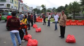 Polres Metro Tangerang Kota Gandeng Mahasiswa dan Pemuda Bagikan Takjil