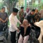 Pemkot Tangerang Serahkan Bantuan Kursi Roda saat Safari Ramadan