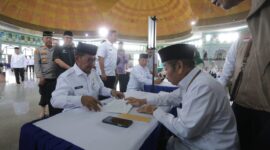 Walikota Tangerang Bayar Zakat Fitrah Di Gerai Baznas