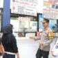 Waspada Anak dan Barang Bawaan, Kapolres Imbau dan Sapa Sejumlah Pemudik di Terminal Poris Plawad