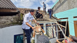 Bupati Tangerang Turun Tangan Bantu Renovasi Rumah Tak Layak Huni.