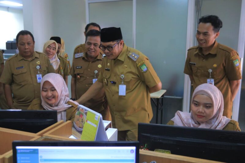 Wakil Wali Kota Tangerang Cek Pelayanan Publik Usai Liburan Lebaran.