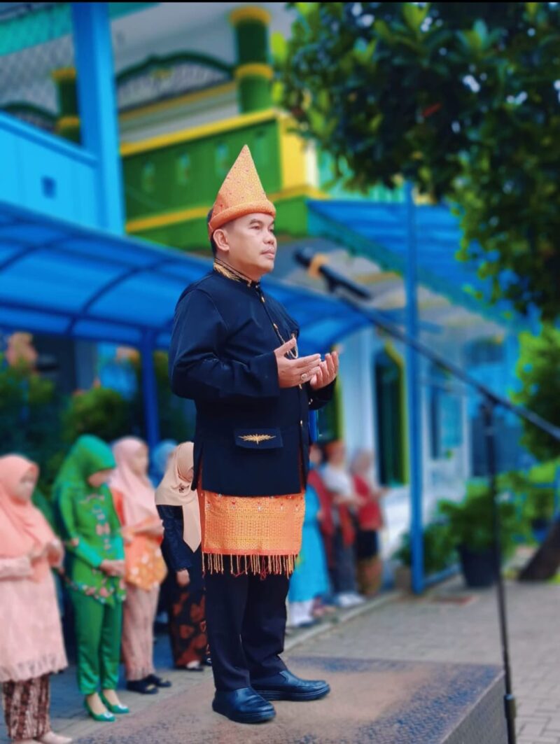 SMPN 12 Kota Tangerang Gelar Upacara Bendera Sekaligus Memperingati Hari Kartini.