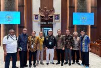 PWI, AJI, dan AVISI kritik RUU Penyiaran dalam RDPU DPR. Khawatir ancaman kebebasan pers, mereka desak revisi yang lebih demokratis.