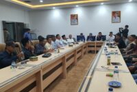 Foto: Warga Huntara Cigobang Melakukan Audiensi dengan Anggota Fraksi DPRD Provinsi Banten.