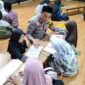 Lewat Program Ngajar Ngaji, Bhabinkamtibmas Polsek Teluknaga Tanamkan Nilai Kamtibmas pada Santri.