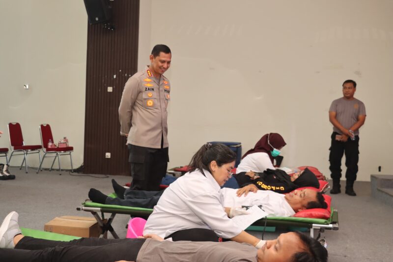 Jelang Hari Bhayangkara ke-79, Polres Metro Tangerang Kota Gelar Bakti Kesehatan Donor Darah.