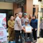 Sambut Hari Bhayangkara ke-79, Tujuh Kursi Roda Diberikan Polisi di Kota Tangerang.