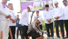 Bupati Tangerang Bersama Kapolres Metro Tangerang Kota Lakukan Ground Breaking Pembangunan Gedung Polsek Sepatan Baru.