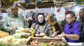 Wabup Tangerang Tinjau Operasi Pasar Minyak Goreng.