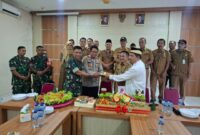 HUT Bhayangkara Ke-79, Camat Kelapa Dua Berkunjung Ke Mako Polsek.