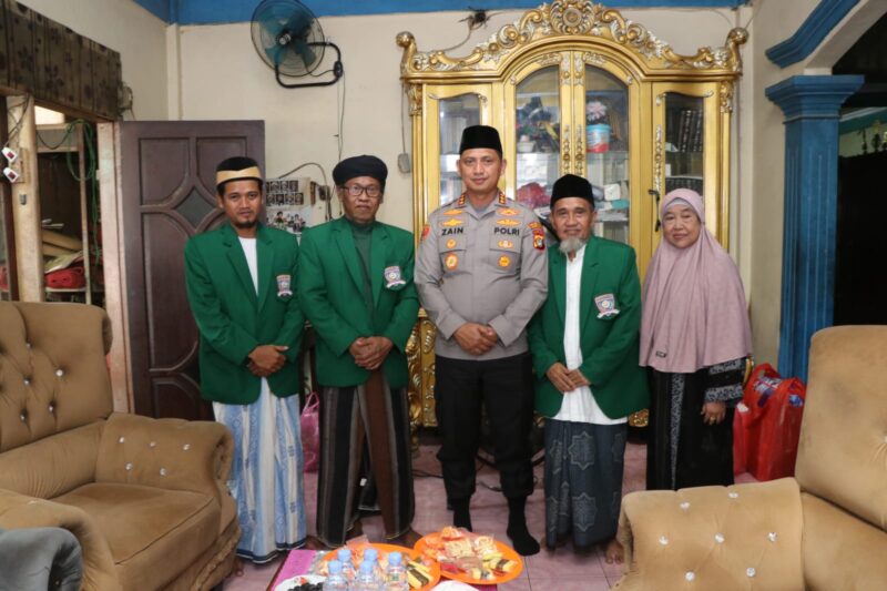 Silaturahmi dan Mohon Do'a Dukungan, Kapolres Metro Tangerang Kota Sambangi Ponpes Daarul Anshor Pakuhaji Tangerang.