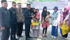 Wali Kota Tangerang Sachrudin Serahkan Bantuan untuk 1.000 Balita Berisiko Stunting.
