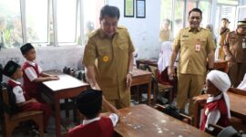 Bupati Tangerang Monitoring Hari Pertama Masuk Sekolah di SD Al Hidayah Rawa Burung.