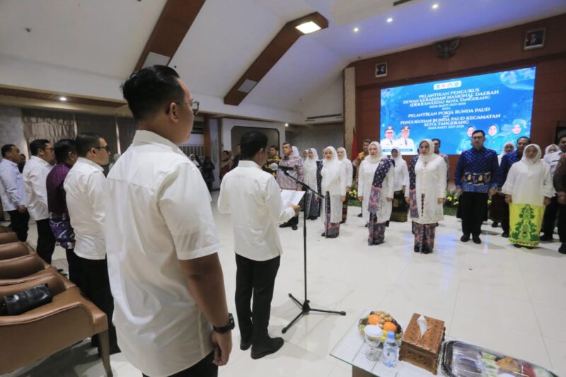 Wali Kota Tangerang Lantik Pengurus Dekranasda dan Bunda PAUD.