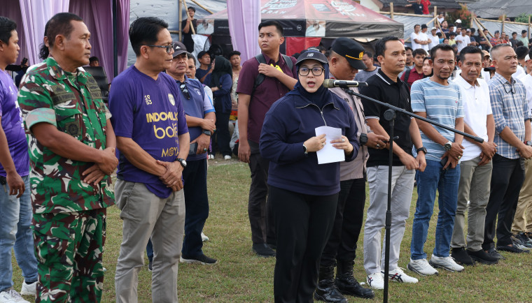 Wabup Intan Kick Off Grand Final Open Turnamen Sepak Bola Dua Putra Banten Cup 2025.
