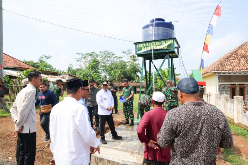 Upacara Penutupan Karya Bakti TNI, Gubernur Banten, Andra Soni: Hasil Pembangunan Karya Bakti TNI Sangat Bermanfaat untuk Masyarakat.