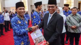 Gubernur Banten Serahkan 9.709 SK PPPK Pemprov Banten.