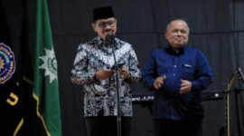 Wali Kota Tangerang Terima Penghargaan Urban Education Leadership Award dari UMT.