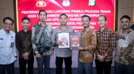 Pilkada Berjalan Aman, KPU Kota Tangerang Serahkan Laporan dan Piagam ke Polres.