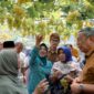 Ketua TP PKK Provinsi Banten Tinawati Andra Soni Ikuti Panen Anggur Ponjay Bendav Kota Tangerang Selatan.