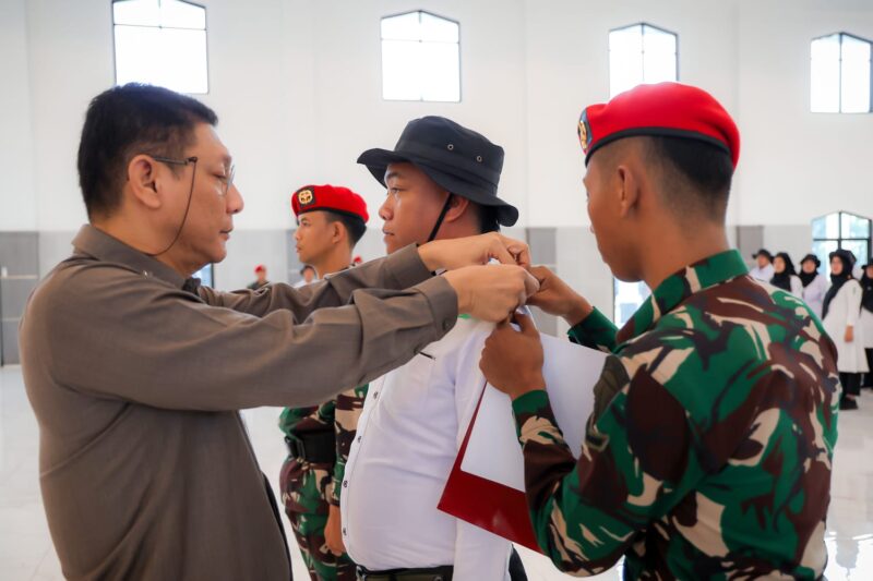 Sekda Provinsi Banten Deden Apriandhi H Buka Pembinaan Mental, Bela Negara dan Kepemimpinan Pegawai RSUD Banten.