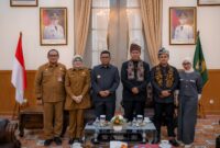 Gubernur Banten Andra Soni Menerima Kunjungan Pemangku Adat Kasepuhan Cisitu.