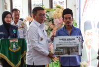 Gubernur Banten Andra Soni Menghadiri Program Pendistribusian Renovasi RTLH dan Instalasi Air Bersih.