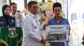 Gubernur Banten Andra Soni Menghadiri Program Pendistribusian Renovasi RTLH dan Instalasi Air Bersih.