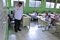 Wakil Wali Kota Tangerang Maryono Jadi Guru Sementara.