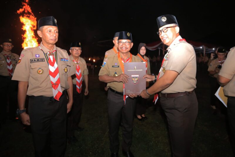 Walikota Tangerang Sachrudin Terima Lencana Melati Pramuka.