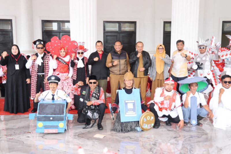 Ratusan Pegawai di lingkungan Sekda Provinsi Banten Mengikuti Lomba HUT ke-80 Kemerdekaan RI.