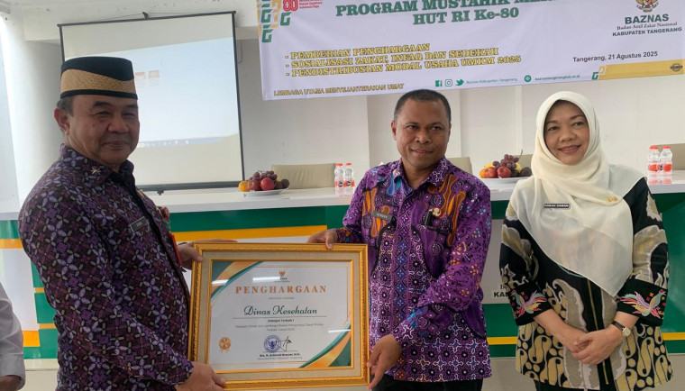 Sekda Kabupaten Tangerang Hadiri Acara Pemberian Penghargaan Baznas Award dan Pendistribusian Modal UMKM 2025.