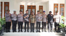 Penuh Keakraban, Gubernur Banten Andra Soni Sarapan Bareng Kapolda Banten.