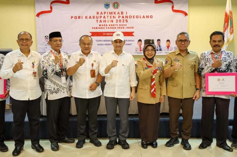 Wagub Banten A Dimyati Natakusumah: PGRI Harus Jadi Benteng Perlindungan dan Peningkatan Profesionalisme Guru.