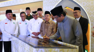 Bupati Tangerang, Menag dan Ketua DMI Hadiri Peresmian Masjid Raya Baitul Mukhtar BSD City.